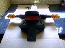 YAMAHA YZF 600 R6 2C0 GEN UNUSED NUMBER PLATE HOLDER REAR MUDGUARD + INDICATORS