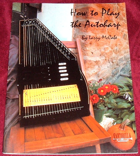 How play the autoharp - to,