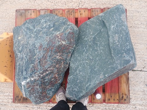 Large granite garden - ,