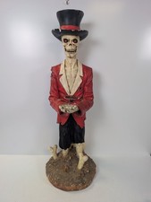 Skeleton butler statue missing