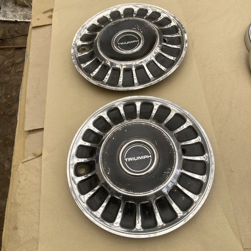 Triumph 2000 hub - caps,