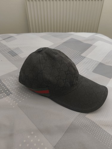 Authentic gucci black - gg,