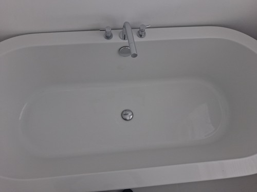 Freestanding bath used - ,