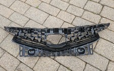 TOYOTA PRIUS V/PLUS Front