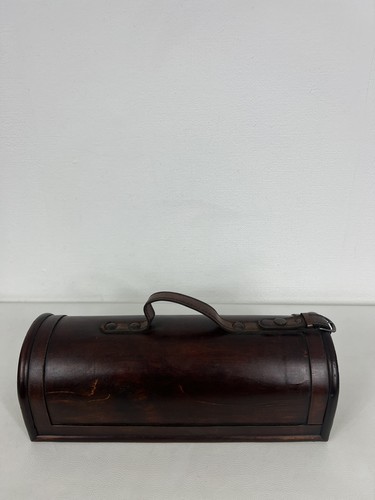 Antique wooden barrel - wine, box