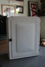 Medical First Aid Cabinet Doctor Vintage '50 '60 Tin Metal