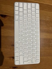 Apple A2450 UK QWERTY Wireless