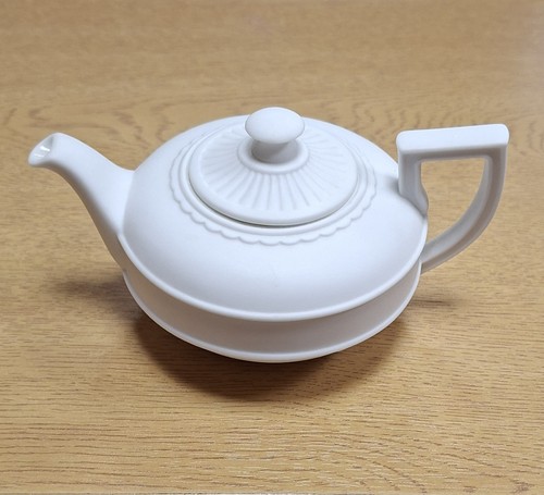 Wedgwood teapot votive - wedgwood,