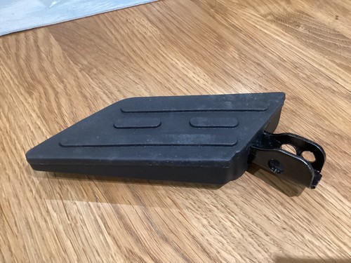 Peugeot kisbee footrest - l.h.,