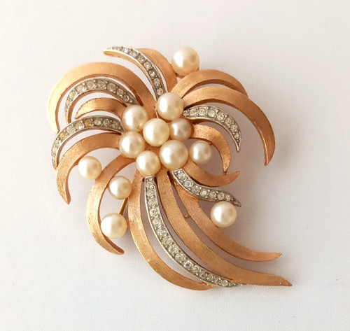 Vtg crown trifari gold - trifari, &