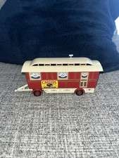 CORGI SHOWMANS CARAVAN CARTERS
