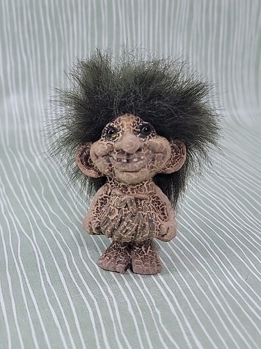 Vintage retro nyform troll - vintage,
