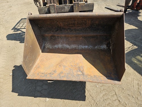 Quickie loader soil bucket - loader, bucket.
