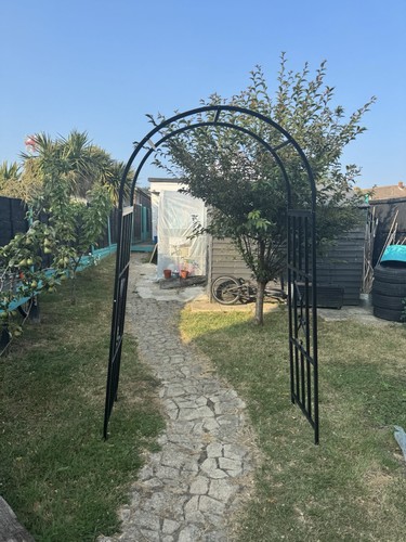 Victorian style black garden - black,