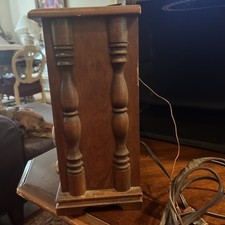 Vintage Maple Wood RCA AM FM Radio, Mid Century, Cloth Front, Table Top. Works