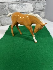Beswick Porcelain Palomino Foal With Head Down