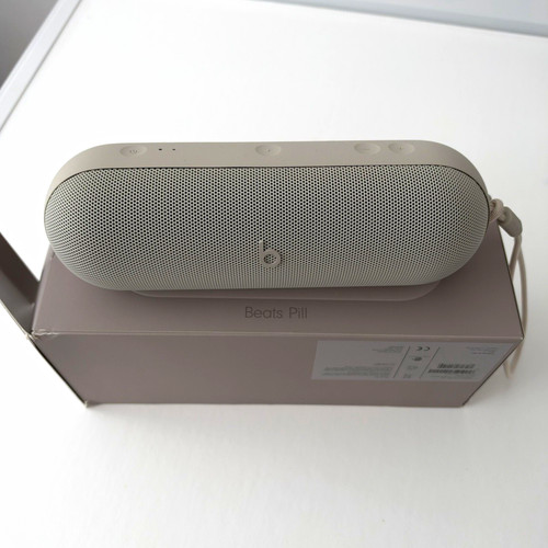 Beats dre - by, pill