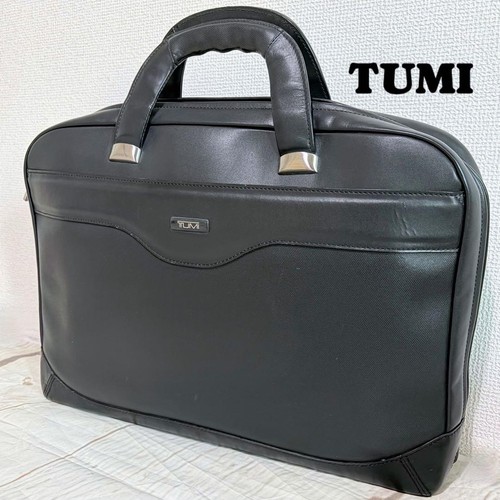 Excellent condition tumi - excellent,