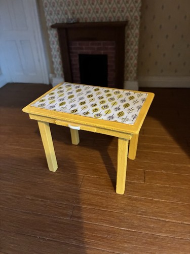 Dolls house 12th - dolls, scale