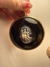 Vintage Ladies in Cameo from