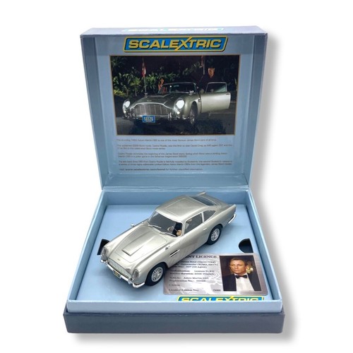 James bond scalextric - bond,