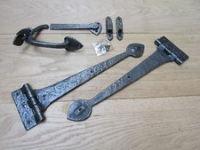PAIR SPEAR HEAD CAST IRON door t tee hinges + Suffolk cottage latch old English
