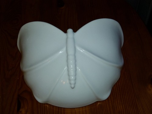 White wall pocket butterfly - white,