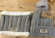 UGG 2 Piece Hat And Neck Scarf