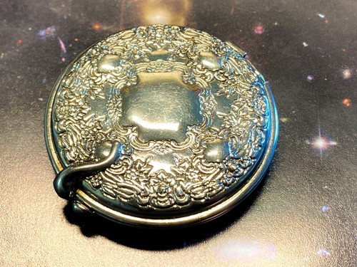 Small 6cm silver tone metal