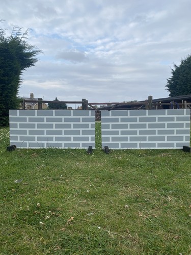 Show jump fillers grey wall - show,