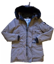 Sixth June Woman’s Medium