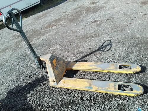 Pallet truck 2500kg - truck,