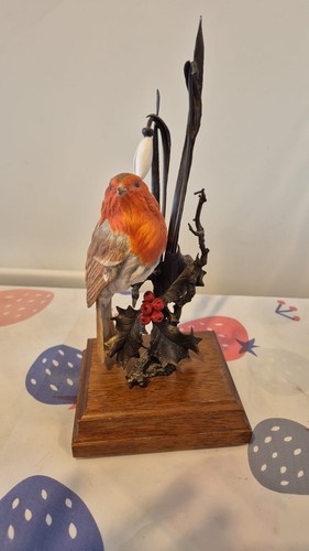 Leonardo resin painted robin - leonardo,