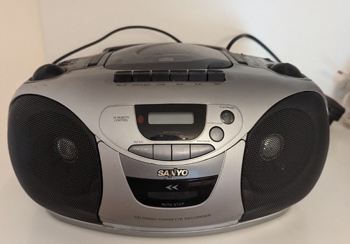 Sanyo portable radio - portable,