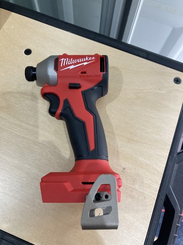 Milwaukee impact driver - milwaukee,