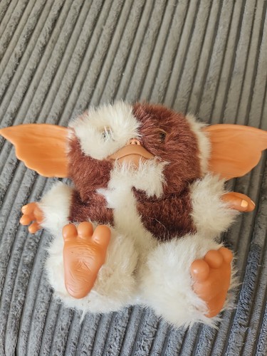Neca gizmo plush gremlin toy - neca,