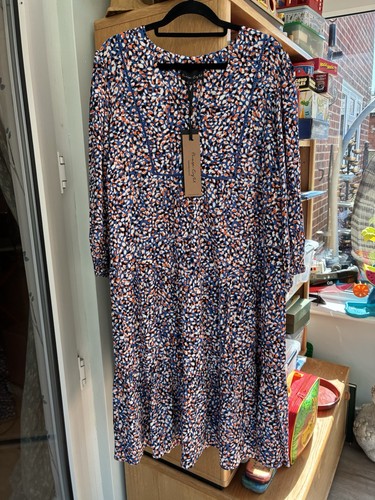Phase eight sleeve - 3/4, tiered