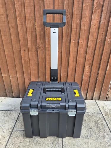 Cash kt9 surrey - £60,