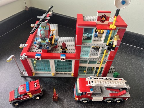 Lego city 60004 - lego, station