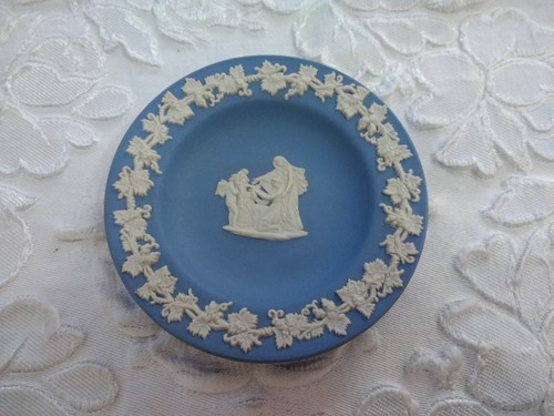 Vintage wedgwood plate - vintage,