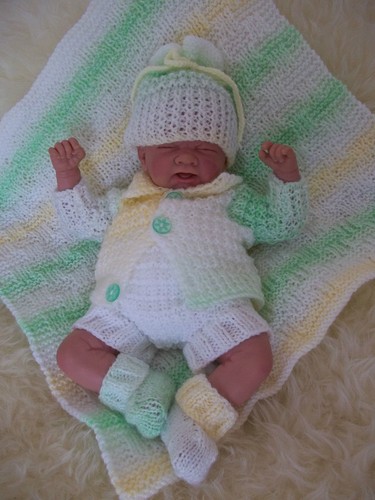 Premature baby knitting - ,