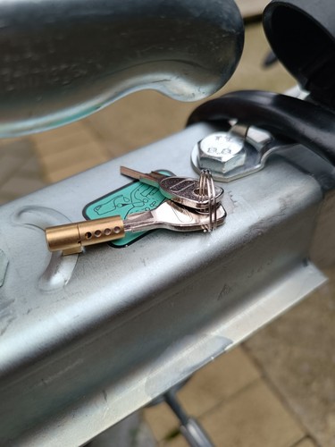 Knott coupling lock for - knott,