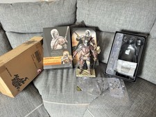 Hot Toys Mandalorian 1/6 Scale