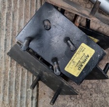 Nearside rear leveling valve mounting plate Leyland Olympian FREE UK SHIPPING