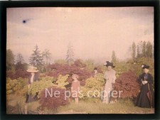 AUTOCHROME circa 1910 family in the countryside size 8.9 x 11.9 cm