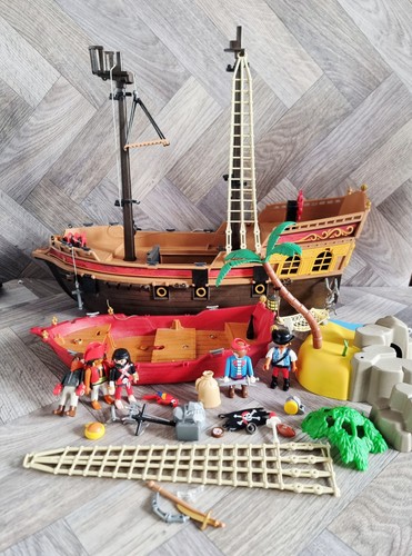 Playmobil pirate ship - playmobil,