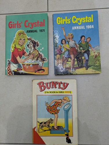 Girls crystal annuals 1961 - x,
