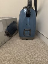 Miele Guard L1 Cylinder Bagged Vacuum Cleaner Nordic Blue