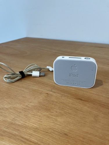 Genuine apple ipod universal - apple,