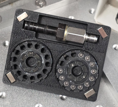 Magazine probe case - &,